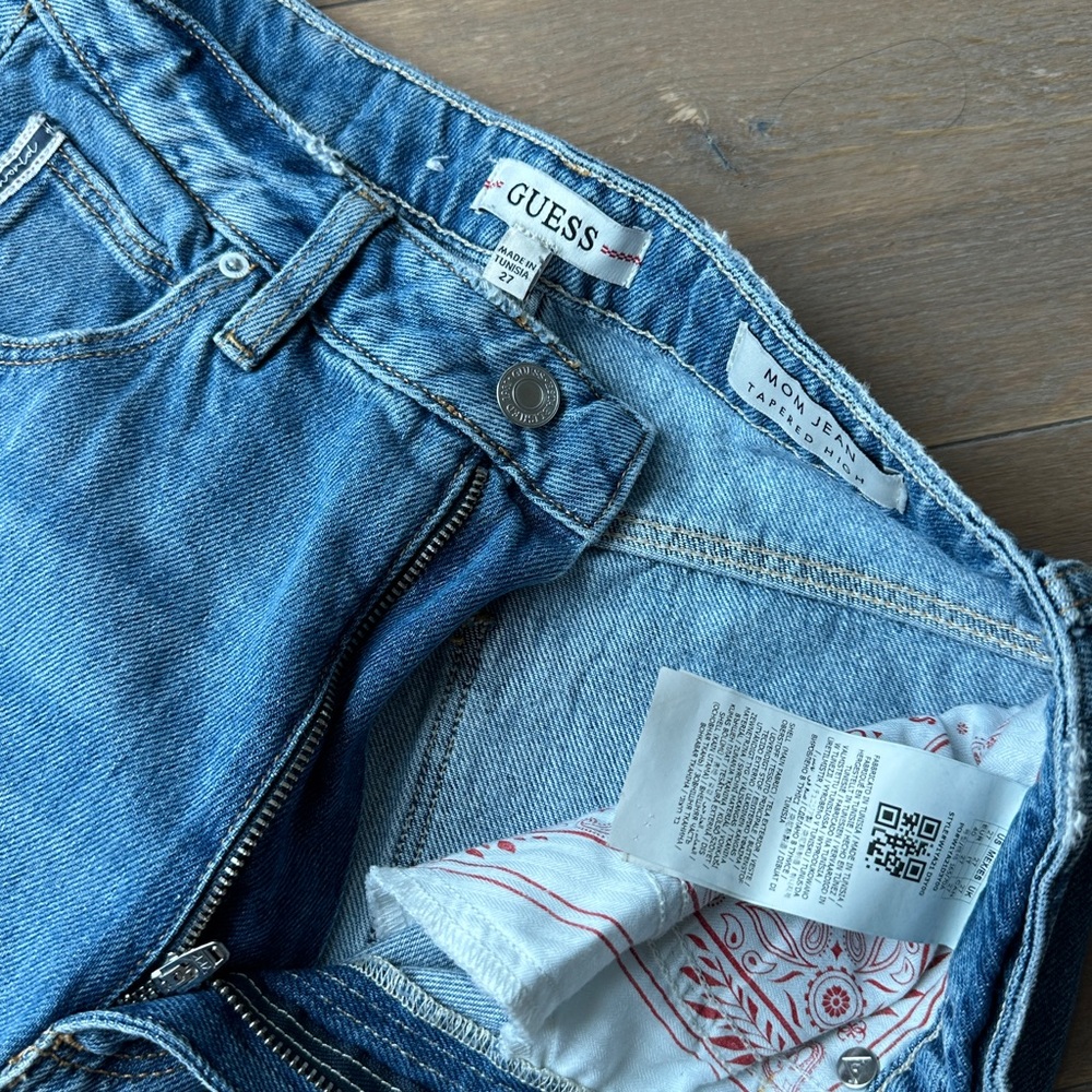 Guess medium wash mom jeans